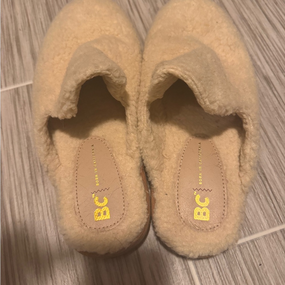 Women's Cream Slippers